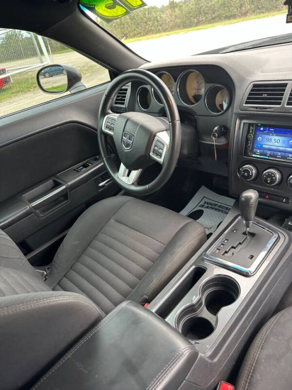 2013 Dodge Challenger SXT