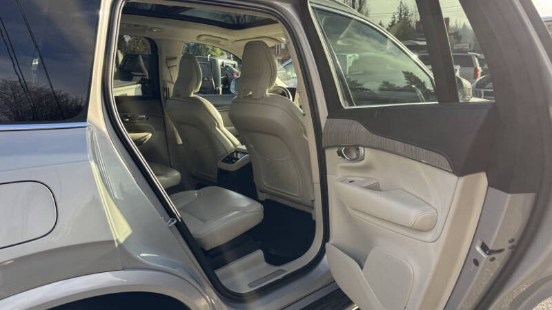 2023 Volvo XC90 Recharge T8 Ultimate Bright Theme 6P