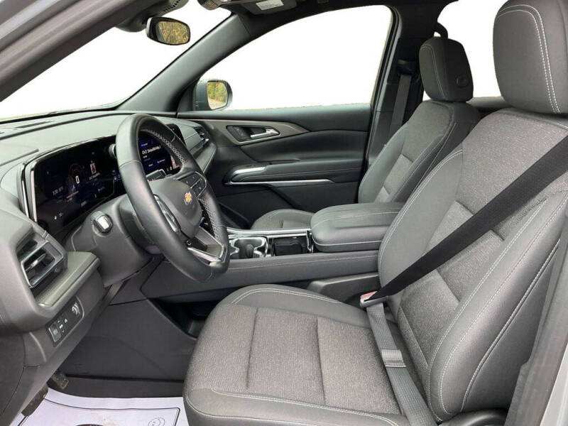 2024 Chevrolet Traverse LS