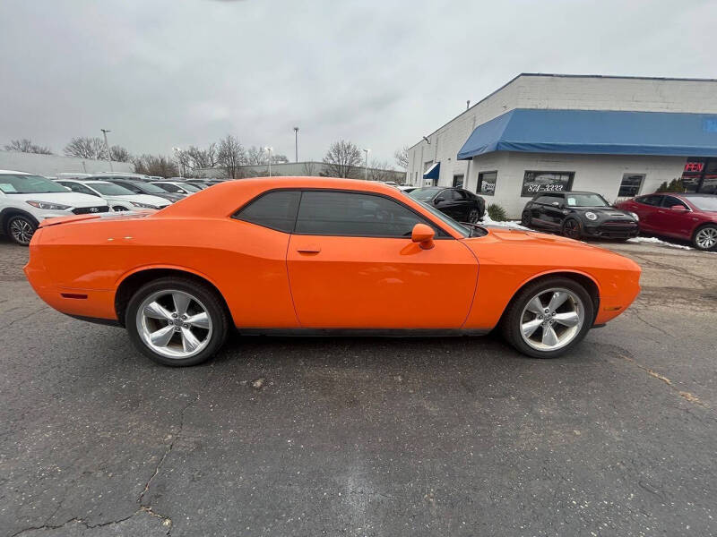 2012 Dodge Challenger SXT Plus