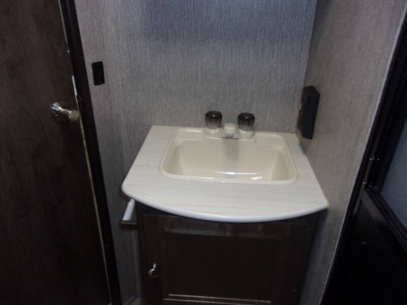 2020 Coleman Lantern 263BH