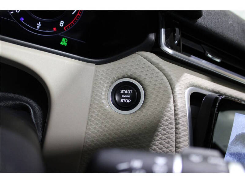 2019 Land Rover Range Rover Velar P250 R-Dynamic SE