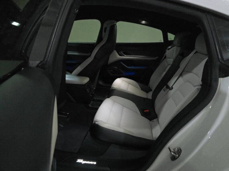 2020 Porsche Taycan Turbo