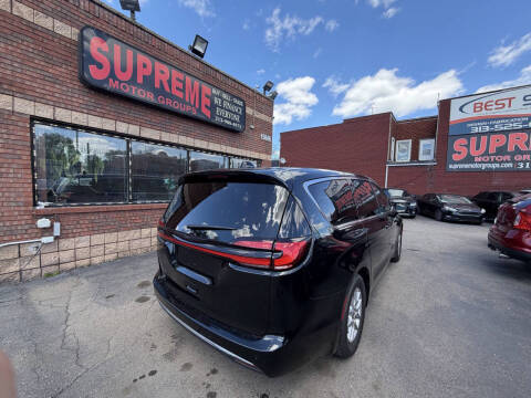 2025 Chrysler Pacifica Select