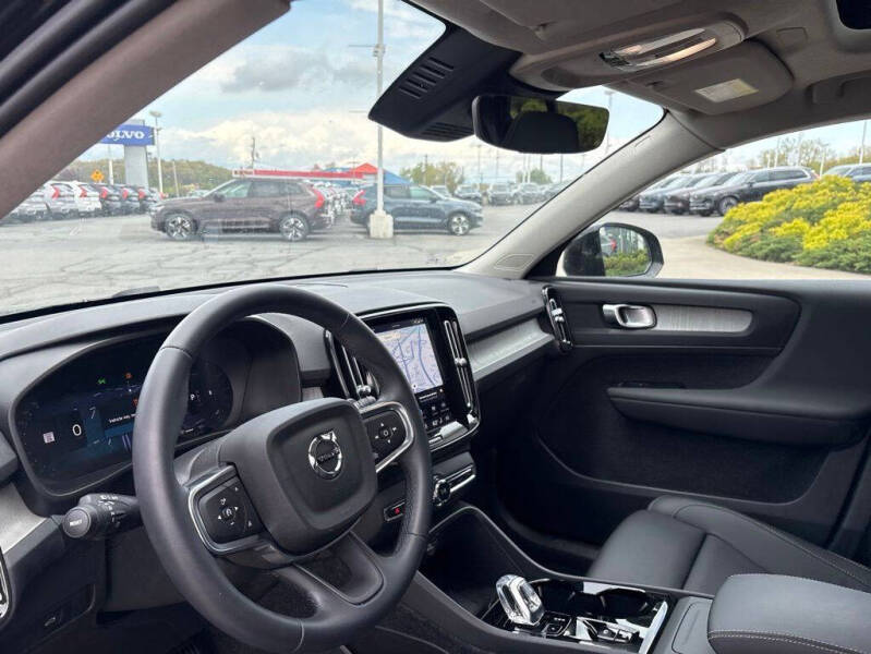 2026 Volvo XC40 B5 Plus