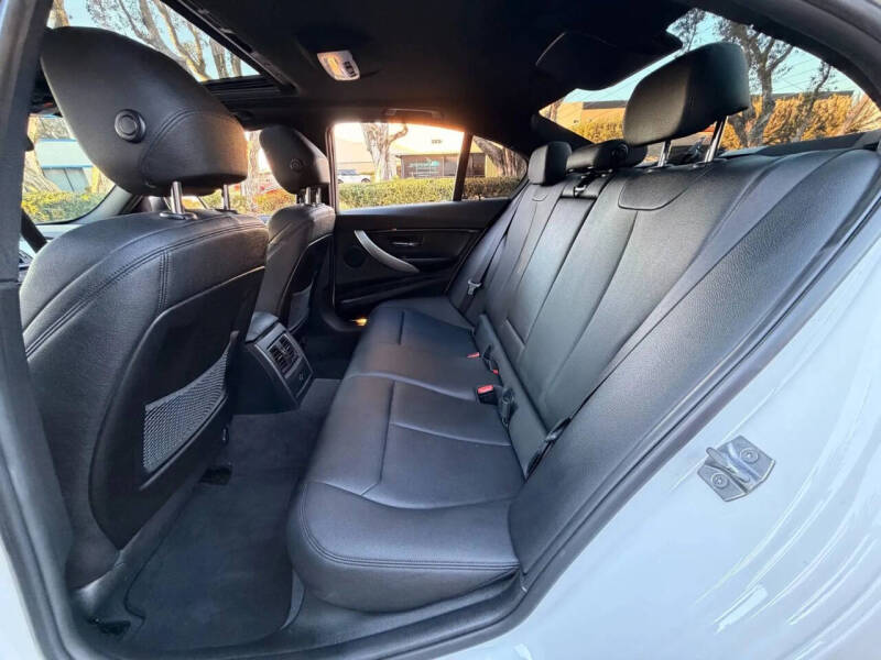 2017 BMW 3 Series 320i