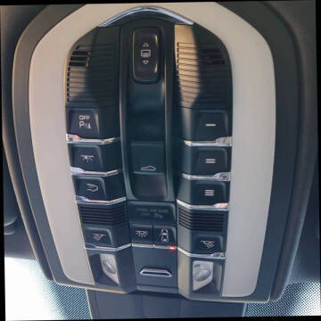 2018 Porsche Cayenne Platinum Edition