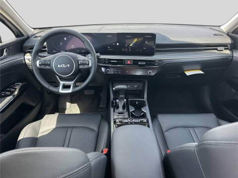 2025 Kia K5 EX