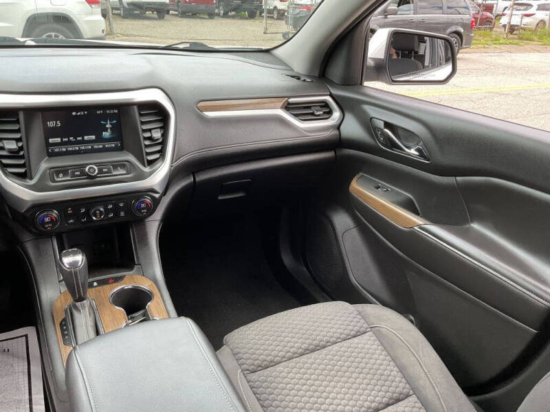 2018 GMC Acadia SLE-1