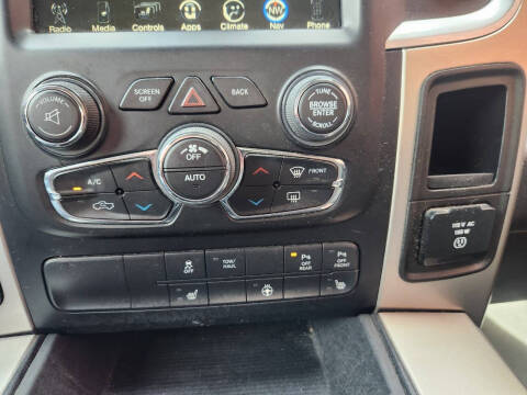2017 RAM 1500 SLT