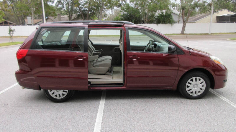 2008 Toyota Sienna null photo 23