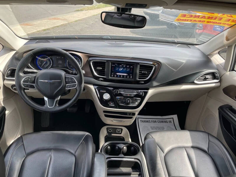 2020 Chrysler Voyager LXi