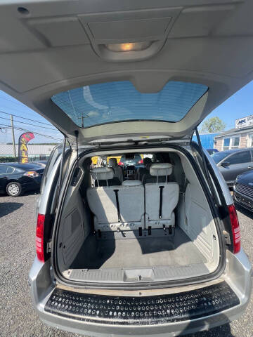 2009 Chrysler Town and Country Limited