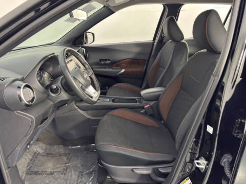 2022 Nissan Kicks SR