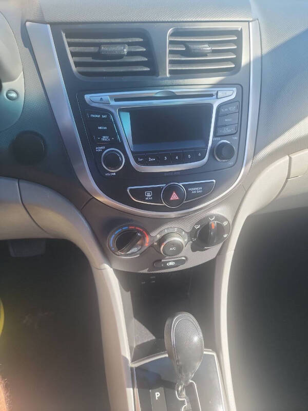 2016 Hyundai Accent SE