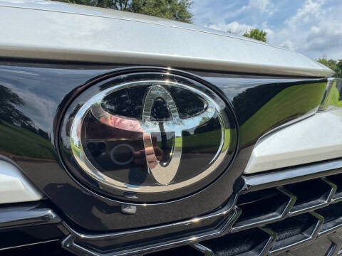 2024 Toyota Corolla Hatchback SE