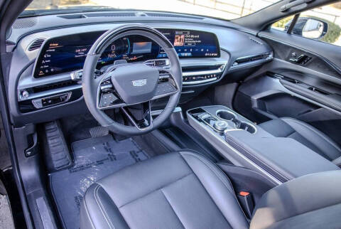 2024 Cadillac LYRIQ Luxury 2