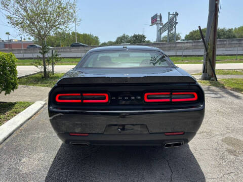 2021 Dodge Challenger SXT