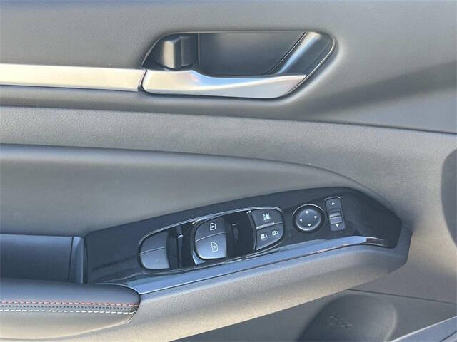 2025 Nissan Altima 2.5 SR