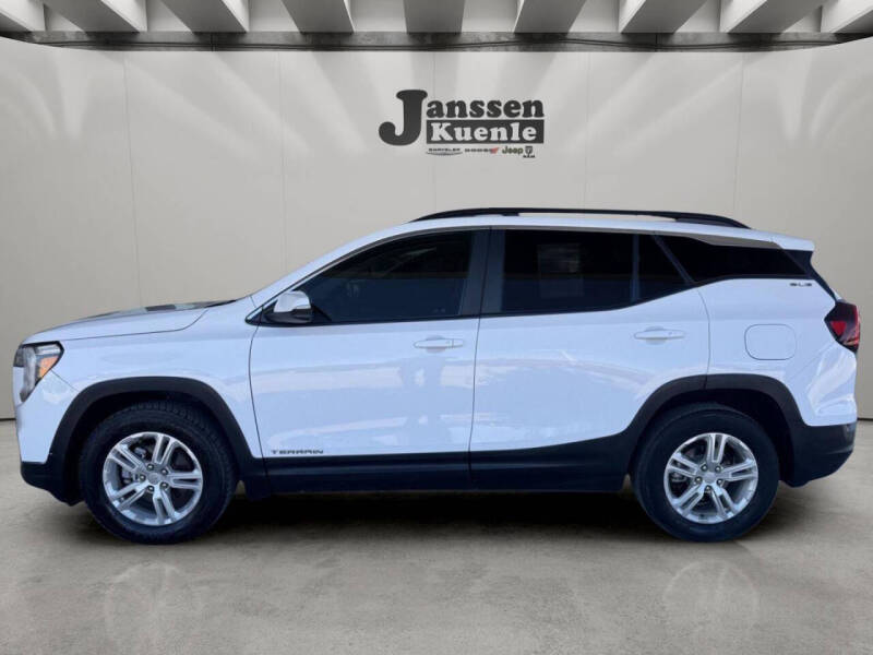2022 GMC Terrain SLE