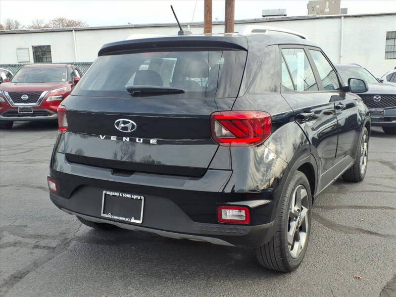 2023 Hyundai Venue SEL