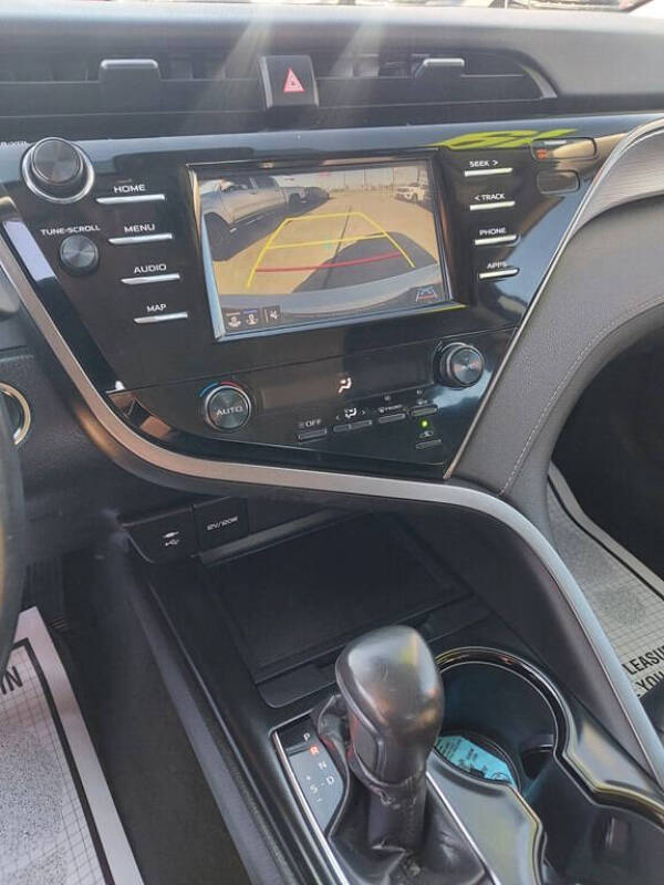 2019 Toyota Camry SE