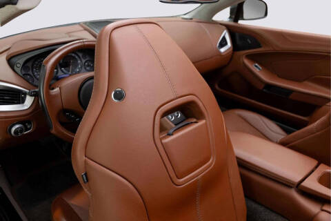 2016 Aston Martin Vanquish Volante