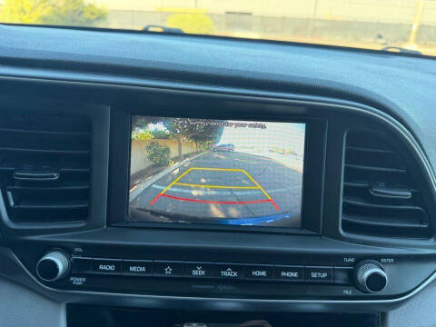 2019 Hyundai Elantra