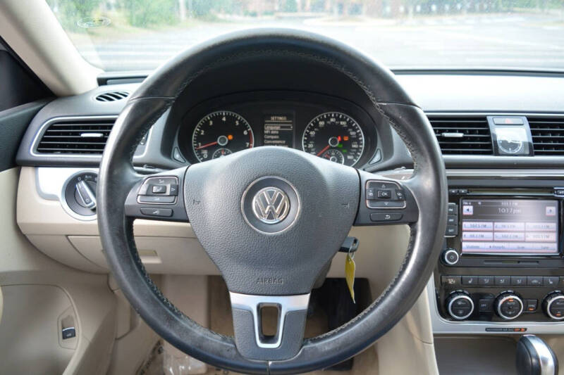 2012 Volkswagen Passat SE