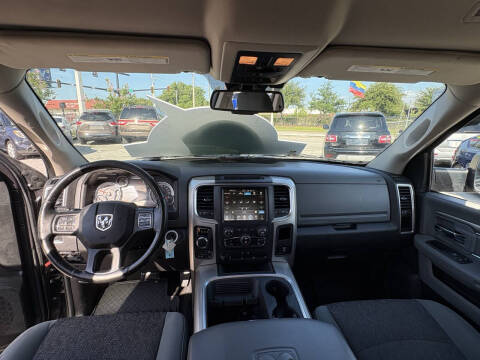 2017 RAM 1500 SLT