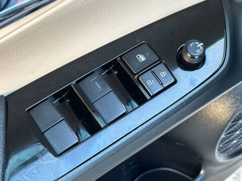 2021 Toyota Prius LE