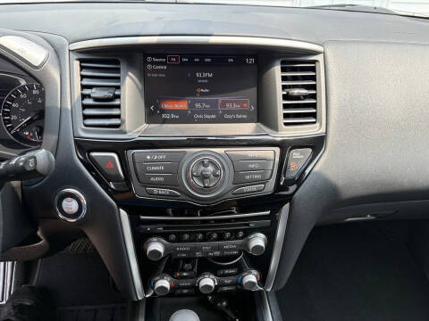 2020 Nissan Pathfinder S