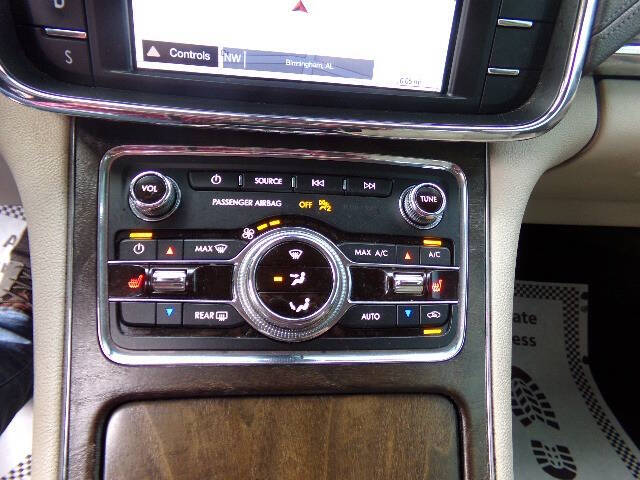 2017 Lincoln Continental Select