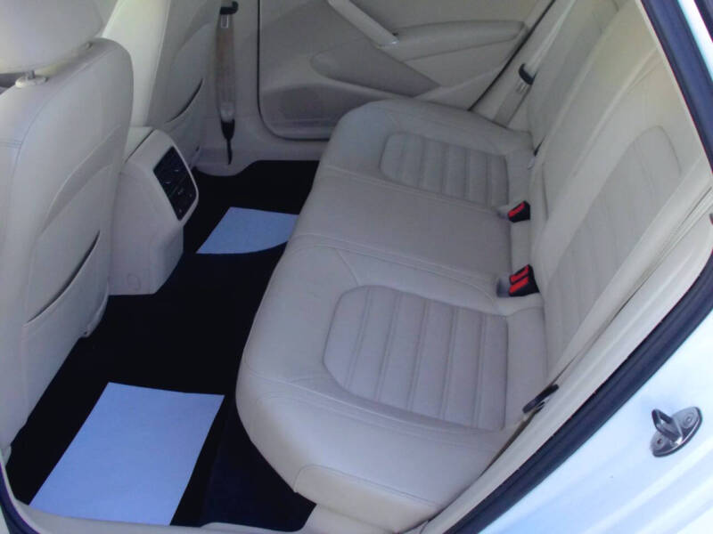 2016 Volkswagen Passat V6 SEL Premium