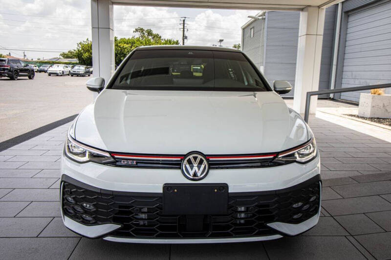 2025 Volkswagen Golf GTI SE