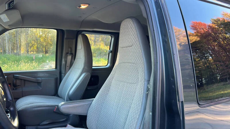 2017 Chevrolet Express LT 3500