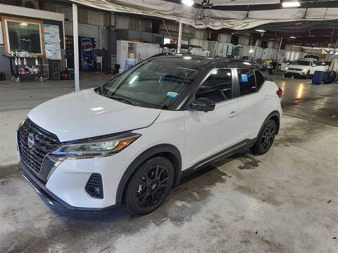 2022 Nissan Kicks SR