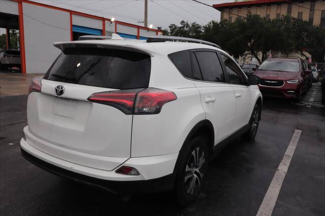 2017 Toyota RAV4 SUV / Crossover - $18,997