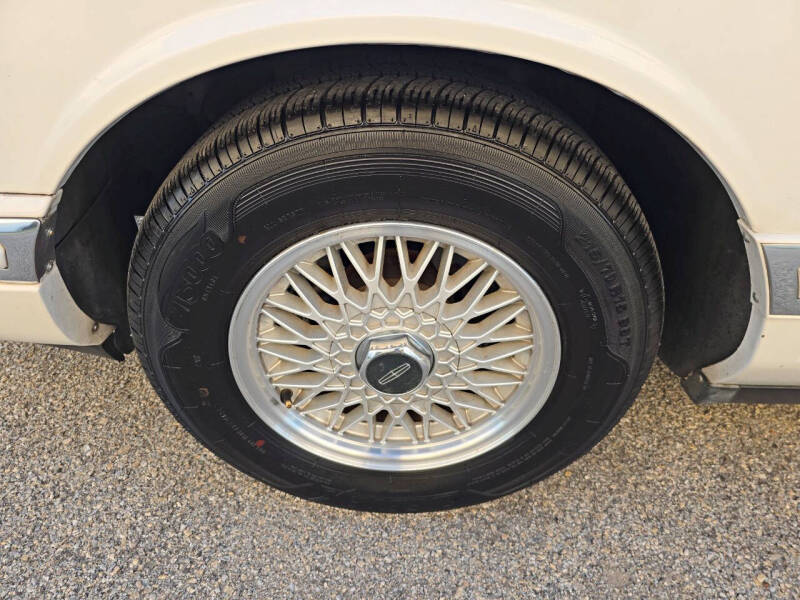 1994 Lincoln Town Car Executive