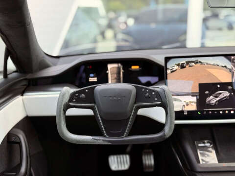 2022 Tesla Model S Plaid