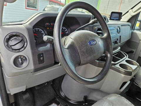 2011 Ford E-Series E-350 SD