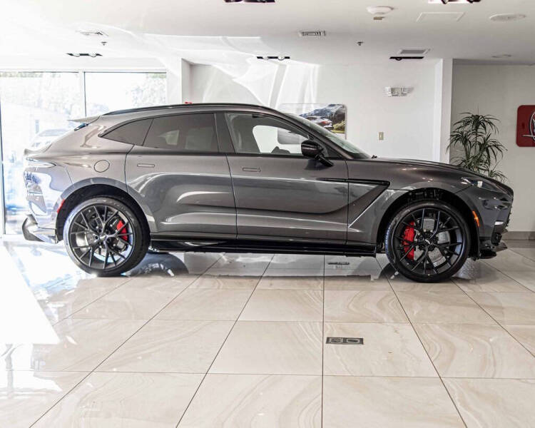 2026 Aston Martin DBX 707