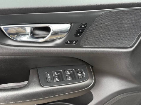 2020 Volvo S60 T5 Momentum