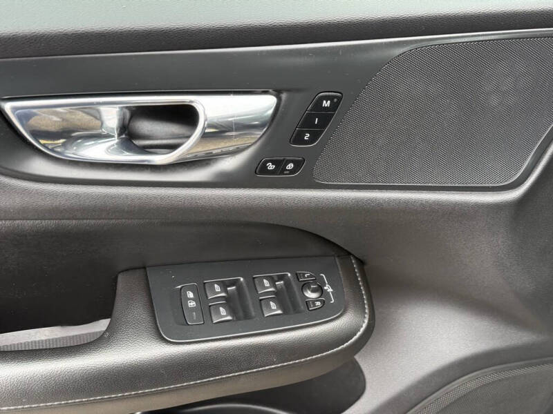 2020 Volvo S60 T5 Momentum