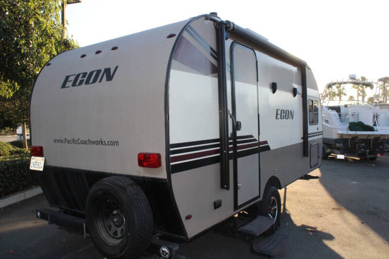 2017 Pacific Coachworks Econ 18RBS