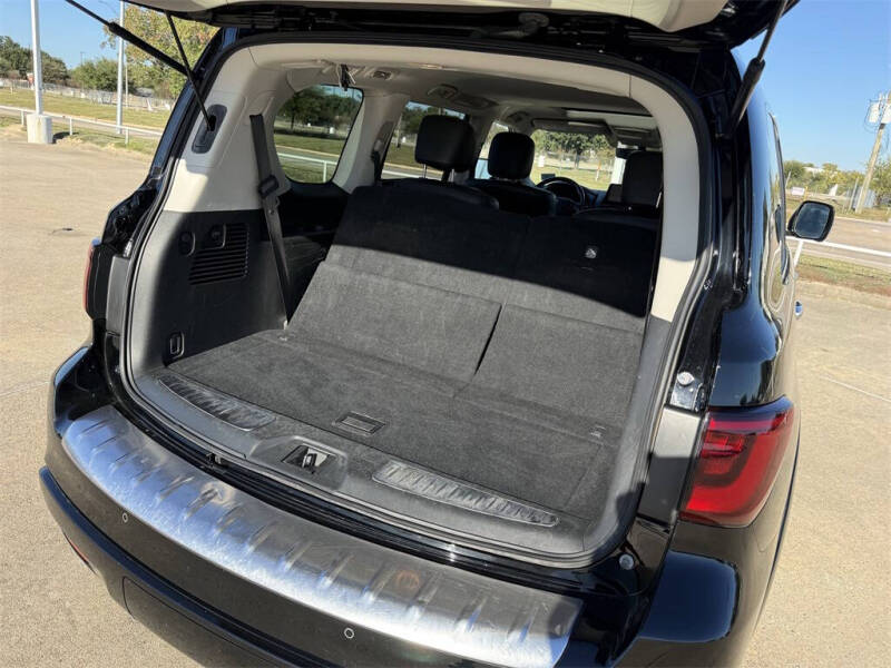 2022 Infiniti QX80 Luxe