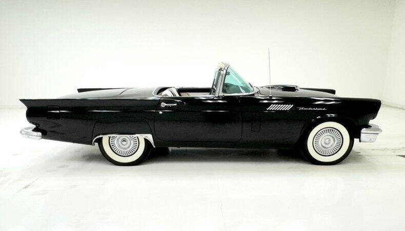 1957 Ford Thunderbird