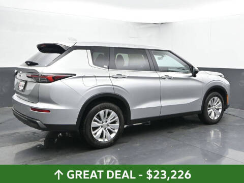 2025 Mitsubishi Outlander ES