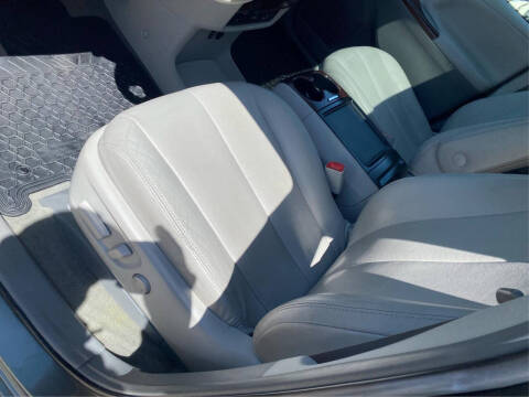 2012 Toyota Sienna