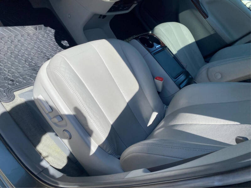 2012 Toyota Sienna